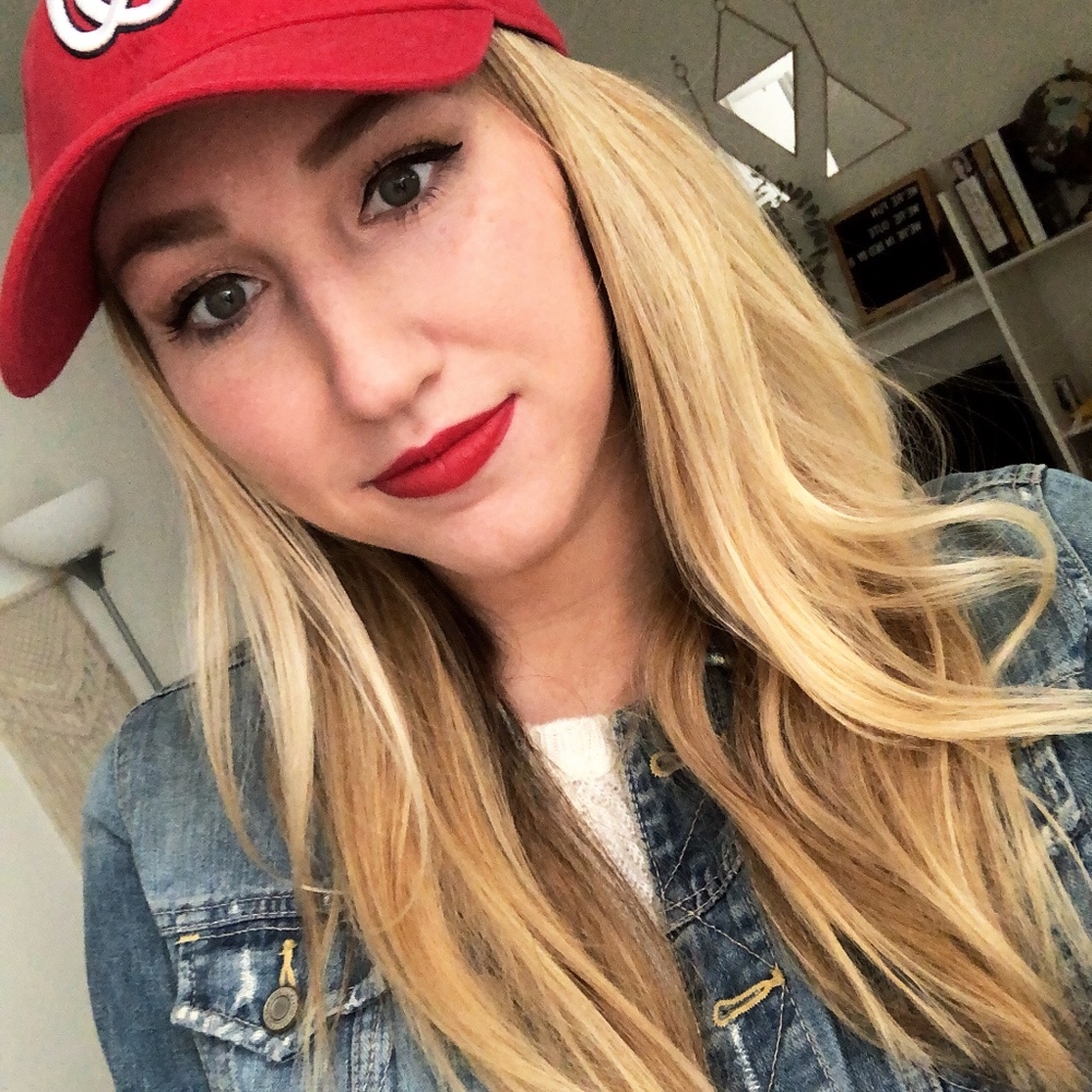 Meet your Posher, Ella